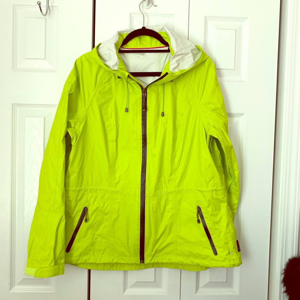 Xersion rain jacket